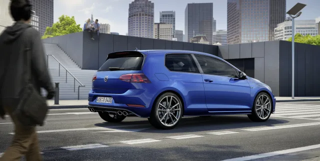 Volkswagen Golf R 2017 (Фольксваген Гольф Р) хэтчбек — 3
