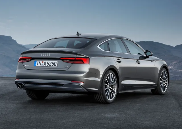 Audi A5 Sportback 2.0D AT Basis — 6