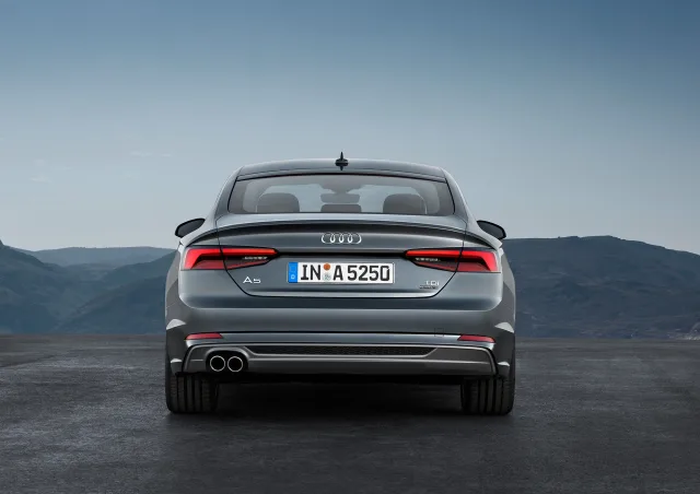 Audi A5 Sportback 2.0D AT Basis — 8