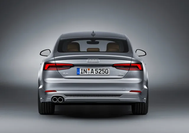 Audi A5 Sportback 2.0D AT Basis — 9