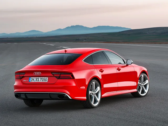 Audi RS7 Sportback 2015 хетчбек — 3