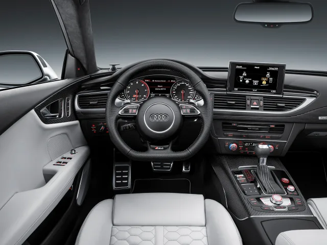 Audi RS7 Sportback 2015 хетчбек — 9