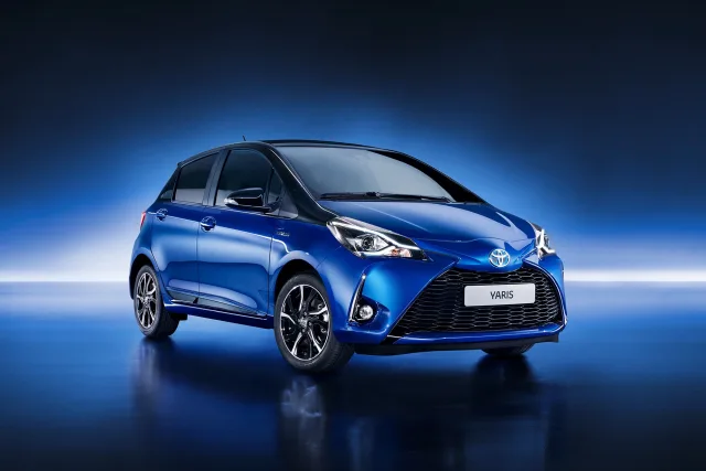 Toyota Yaris 2017 hatchback — 3