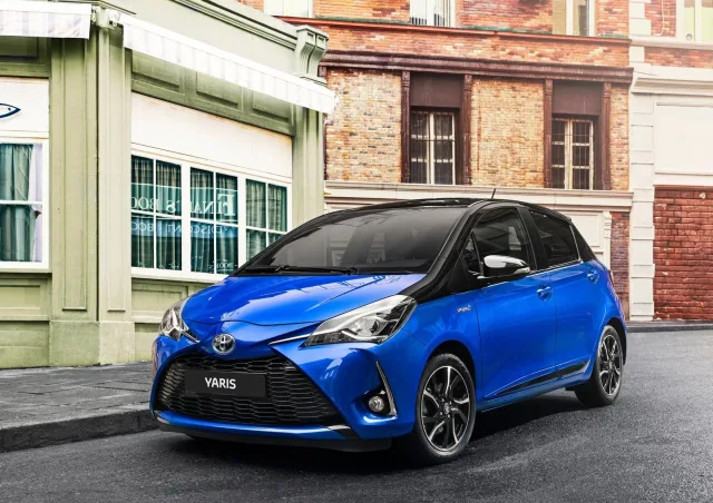 Toyota Yaris 2017 hatchback — 5