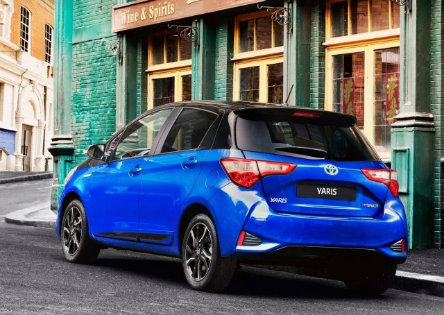 Toyota Yaris 2017 hatchback — 7