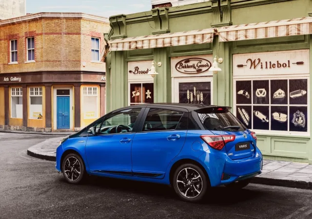 Toyota Yaris 2017 hatchback — 10