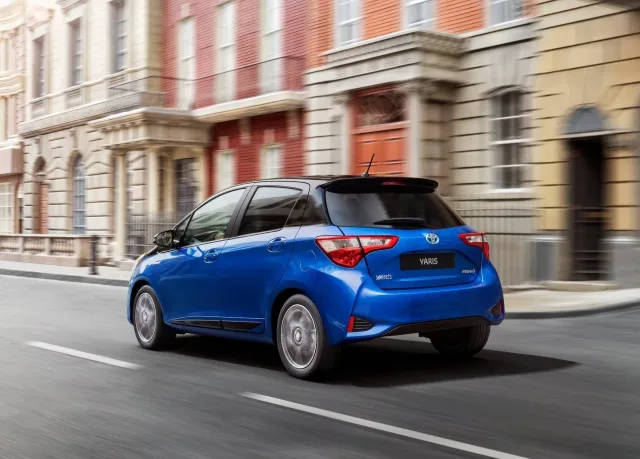 Toyota Yaris 2017 hatchback — 11