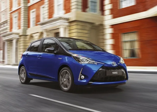 Toyota Yaris 2017 hatchback — 12