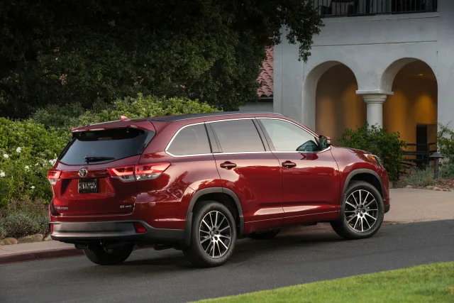 Toyota Highlander 2.7 AT Elegance — 4