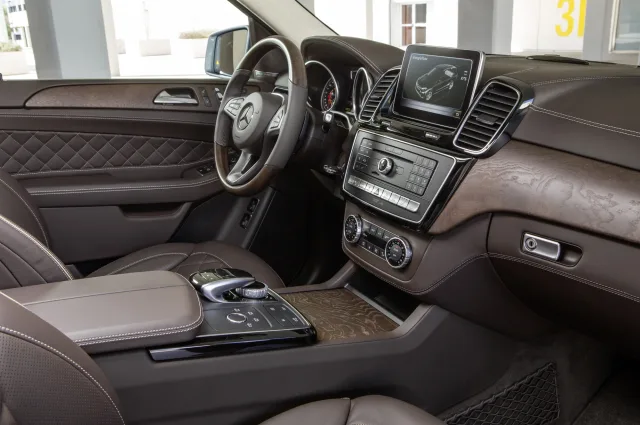 Mercedes-Benz GLE 400 AT 4MATIC — 10
