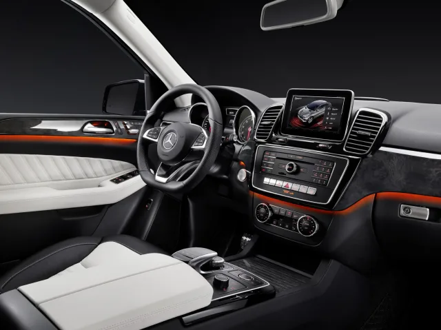 Mercedes-Benz GLE 400 AT 4MATIC — 11