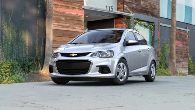 Chevrolet Aveo 2017 седан — 3