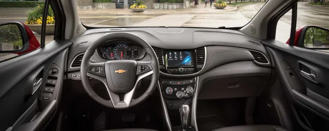 Chevrolet Tracker 2017 crossover — 11
