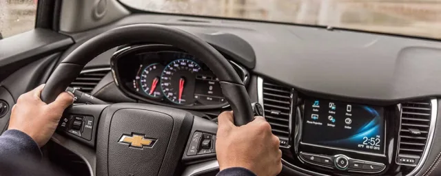 Chevrolet Tracker 2017 crossover — 16