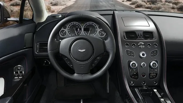 Aston Martin V12 Vantage Roadster (Астон Мартин Вантаж Родстер) спорткар — 9