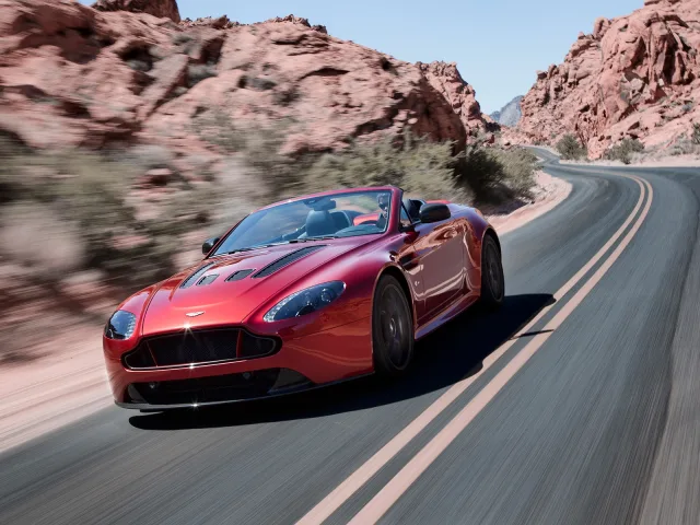 Aston Martin V12 Vantage Roadster (Астон Мартин Вантаж Родстер) спорткар — 8