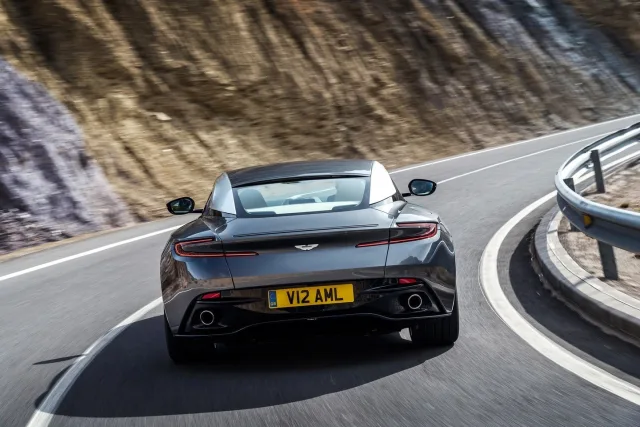 Aston Martin DB11 5.2 AT Launch Edition — 2