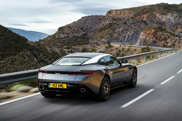Aston Martin DB11 5.2 AT Launch Edition — 6