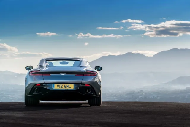 Aston Martin DB11 5.2 AT Launch Edition — 9