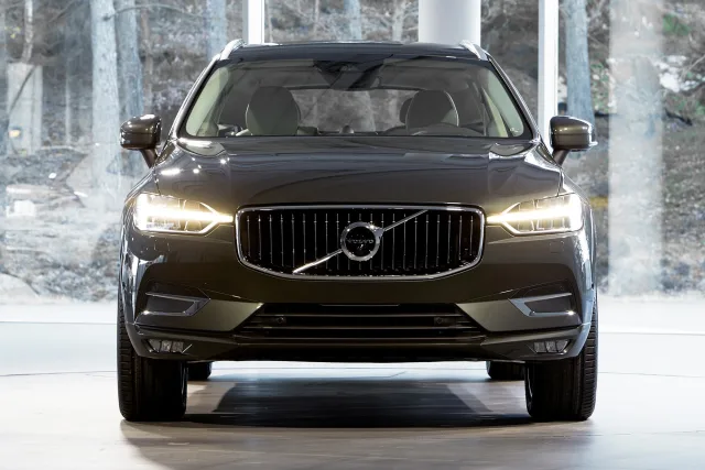Volvo XC60 кросовер — 2