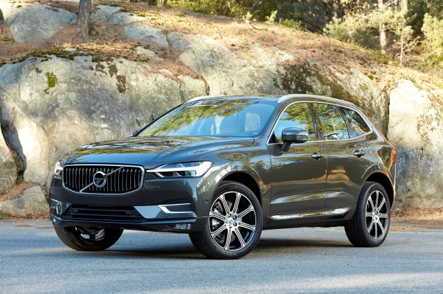 Volvo XC60 кросовер — 3