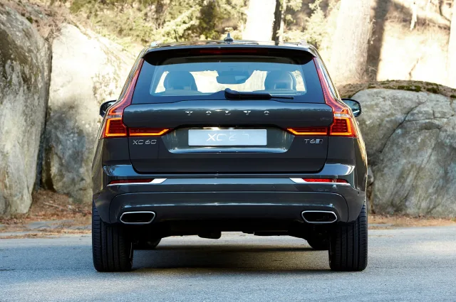 Volvo XC60 кросовер — 10