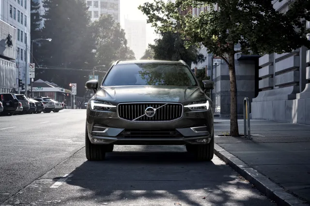 Volvo XC60 кросовер — 12