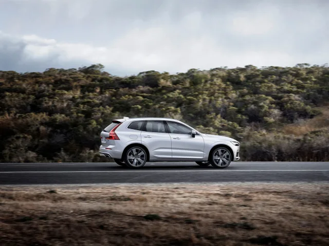 Volvo XC60 кросовер — 17