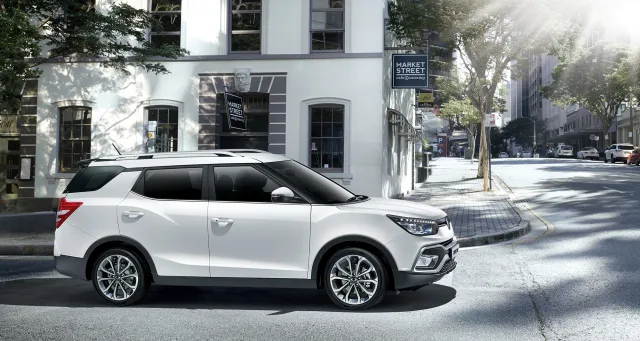SsangYong Tivoli XLV кросовер — 6