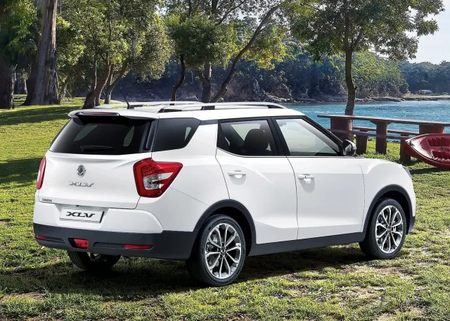 SsangYong Tivoli XLV кросовер — 9