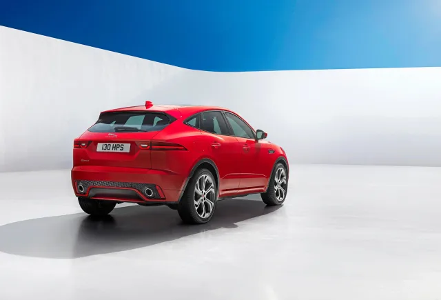 Jaguar E-Pace 2017 (Ягуар И-пейс) кроссовер — 5