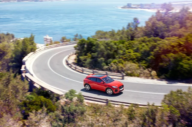 Jaguar E-Pace 2017 (Ягуар И-пейс) кроссовер — 7