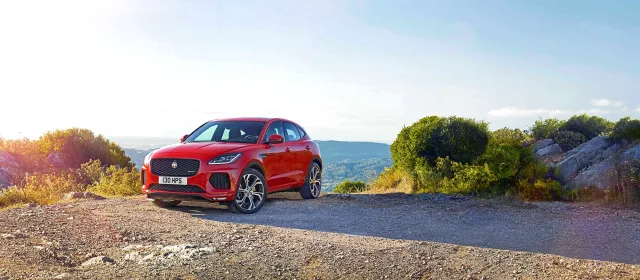 Jaguar E-Pace 2017 (Ягуар И-пейс) кроссовер — 9