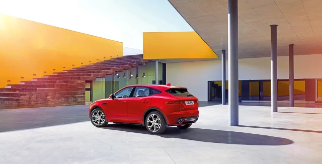Jaguar E-Pace 2017 (Ягуар И-пейс) кроссовер — 11