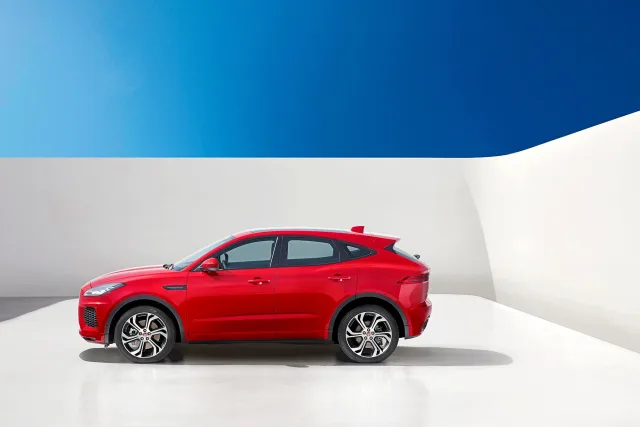 Jaguar E-Pace 2017 (Ягуар И-пейс) кроссовер — 15