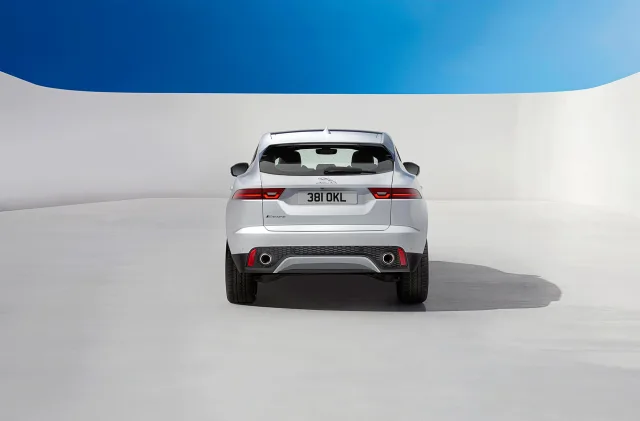 Jaguar E-Pace 2017 (Ягуар И-пейс) кроссовер — 21