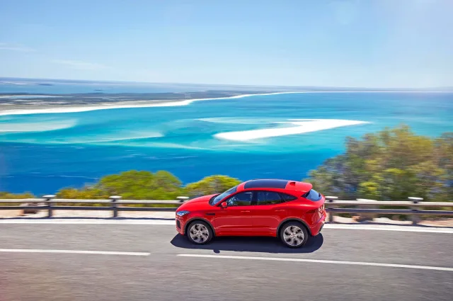 Jaguar E-Pace 2017 (Ягуар И-пейс) кроссовер — 23