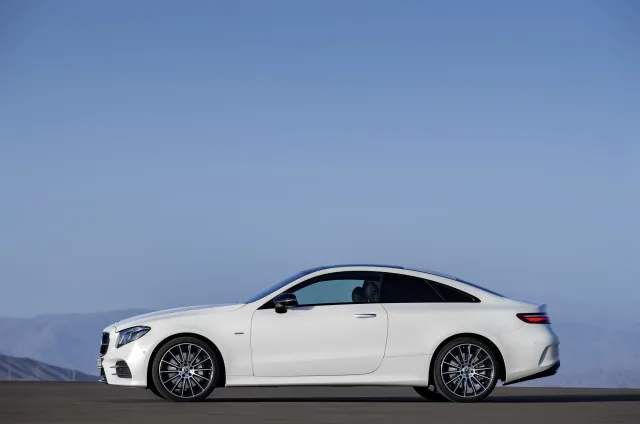 Mercedes-Benz E-Class Coupe 2017 купе — 3