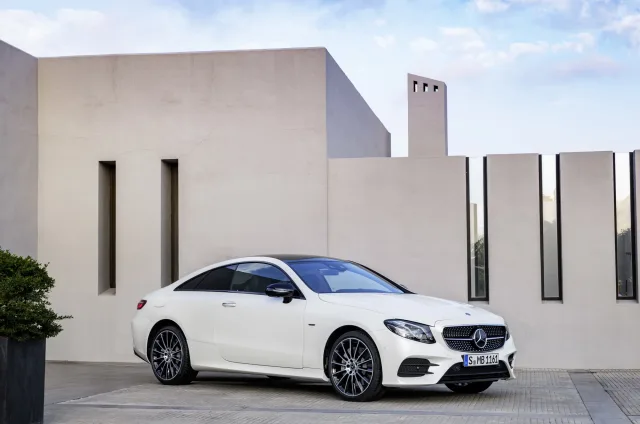 Mercedes-Benz E-Class Coupe 2017 купе — 4