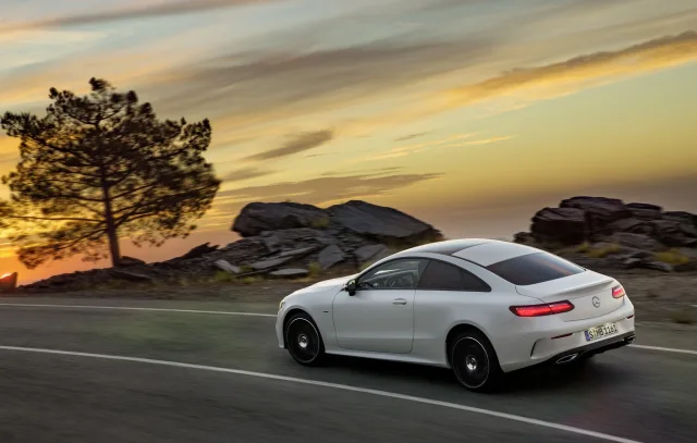 Mercedes-Benz E-Class Coupe 2017 купе — 7