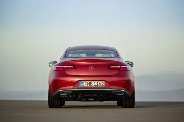 Mercedes-Benz E-Class Coupe 2017 купе — 9