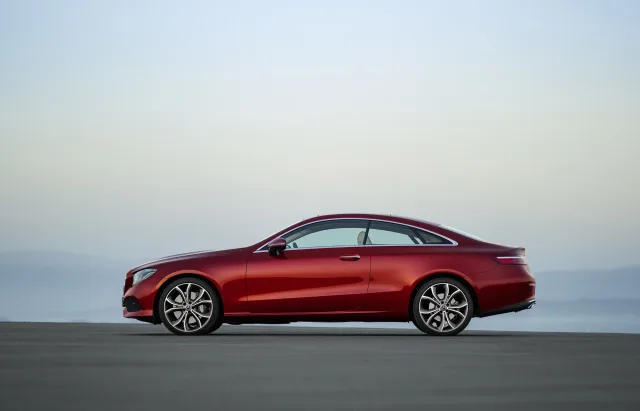 Mercedes-Benz E-Class Coupe 2017 купе — 13