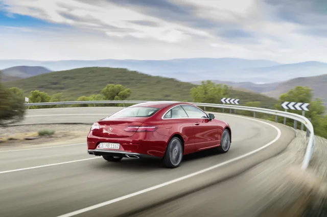 Mercedes-Benz E-Class Coupe 2017 купе — 15