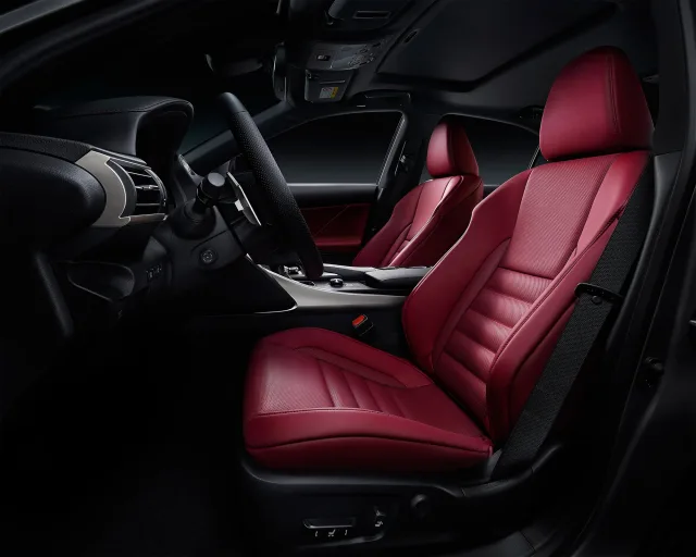 Lexus IS 200t AT Executive — 11
