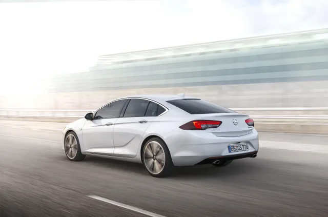 Opel Insignia Grand Sport (Опель Инсигния Гранд Спорт) хэтчбек — 5
