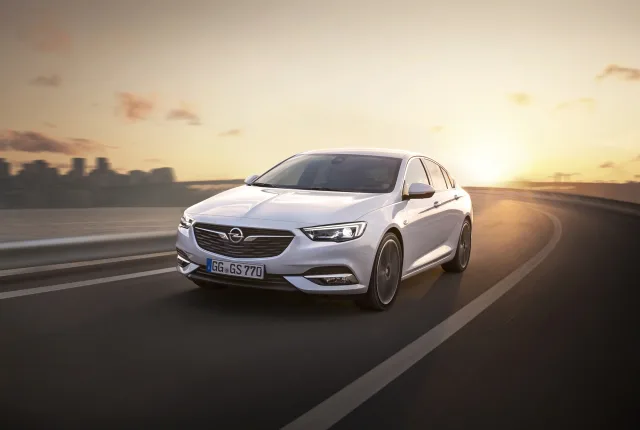 Opel Insignia Grand Sport (Опель Инсигния Гранд Спорт) хэтчбек — 8