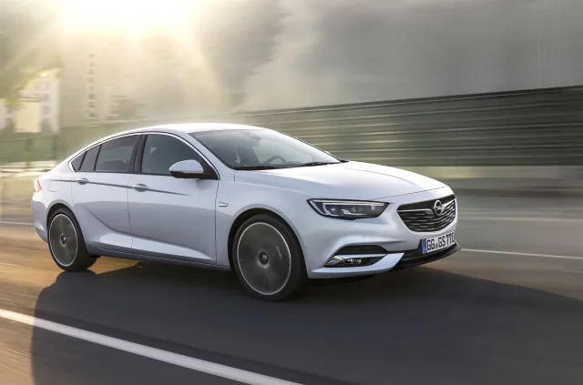 Opel Insignia Grand Sport (Опель Инсигния Гранд Спорт) хэтчбек — 9