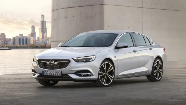 Opel Insignia Grand Sport (Опель Инсигния Гранд Спорт) хэтчбек — 11
