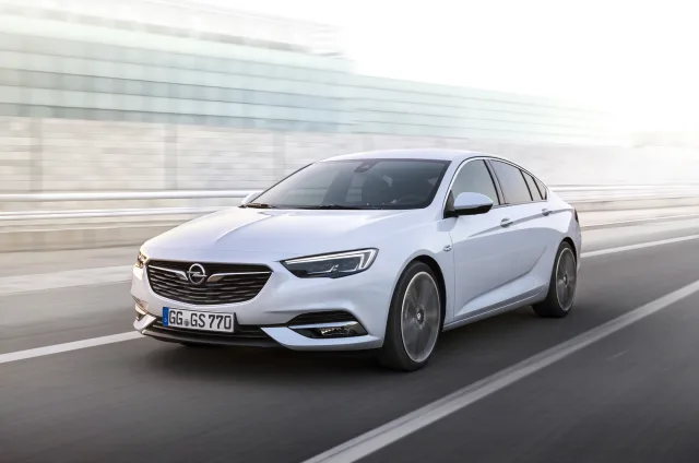 Opel Insignia Grand Sport (Опель Инсигния Гранд Спорт) хэтчбек — 13
