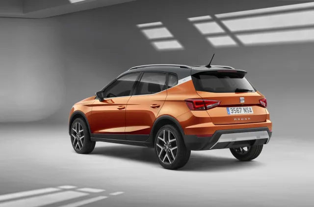 SEAT Arona кросовер — 10